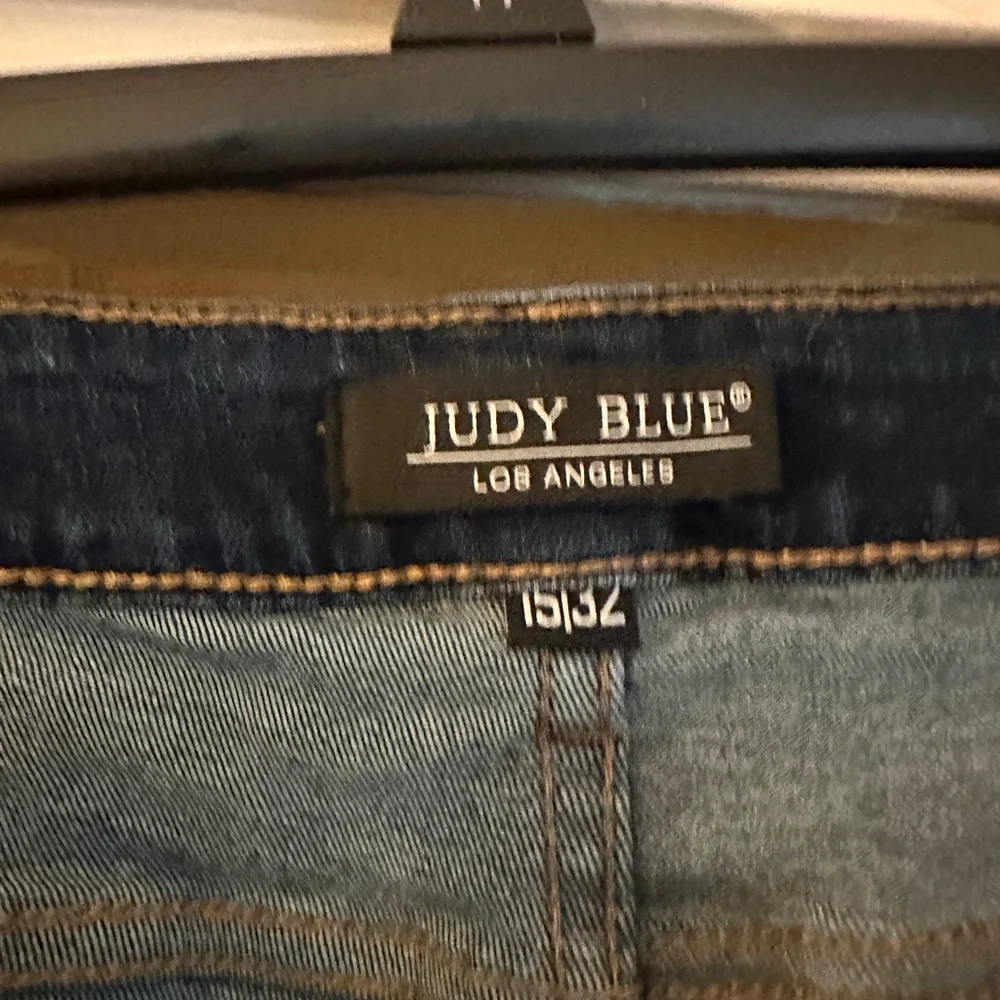 Judy Blue Mid-Rise Dark Indigo Ankle Crop Jeans - Picture 2 of 2